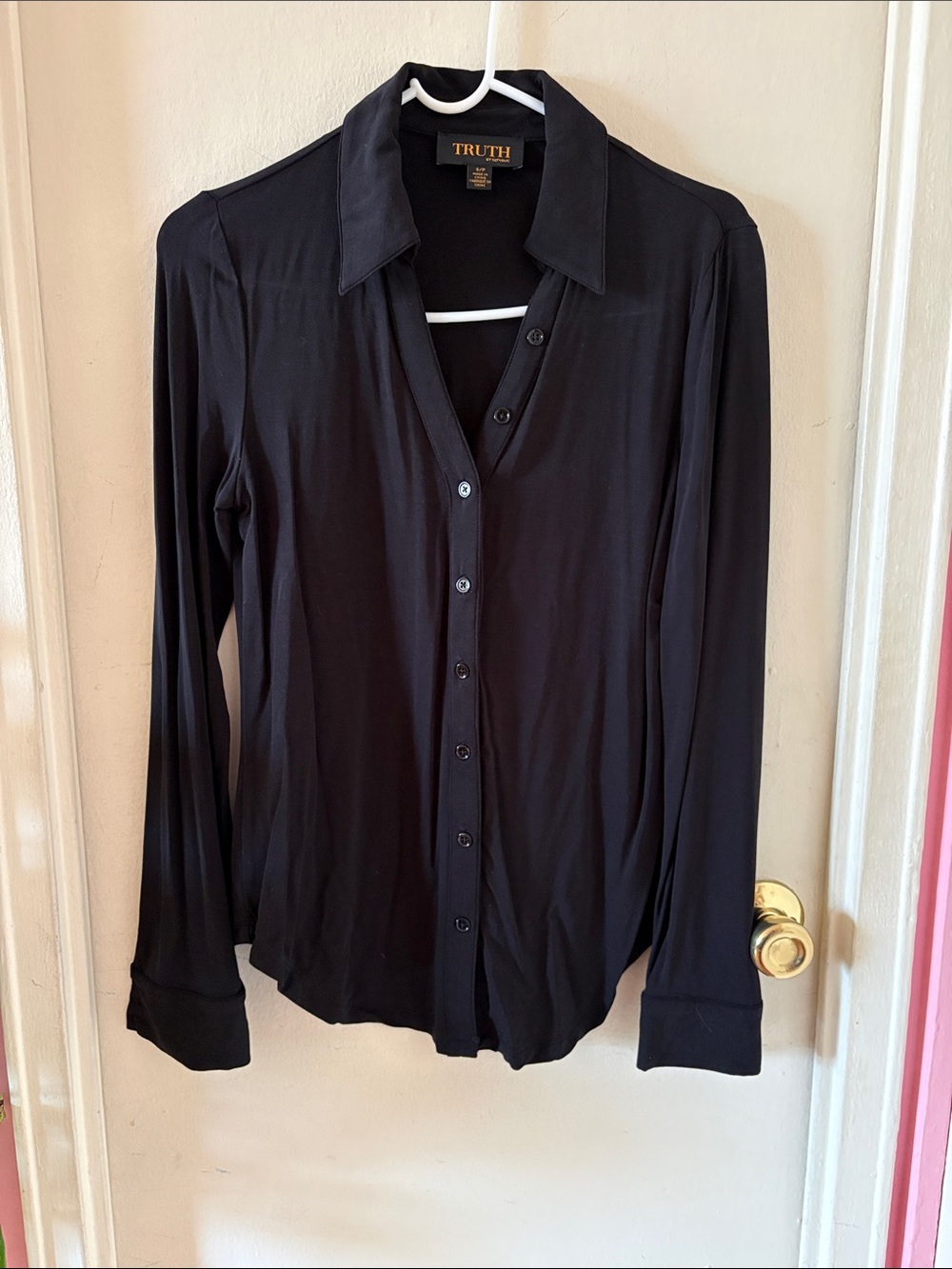 Truth by Republic Black Button-Up Long Sleeve V-Neck Shirt
